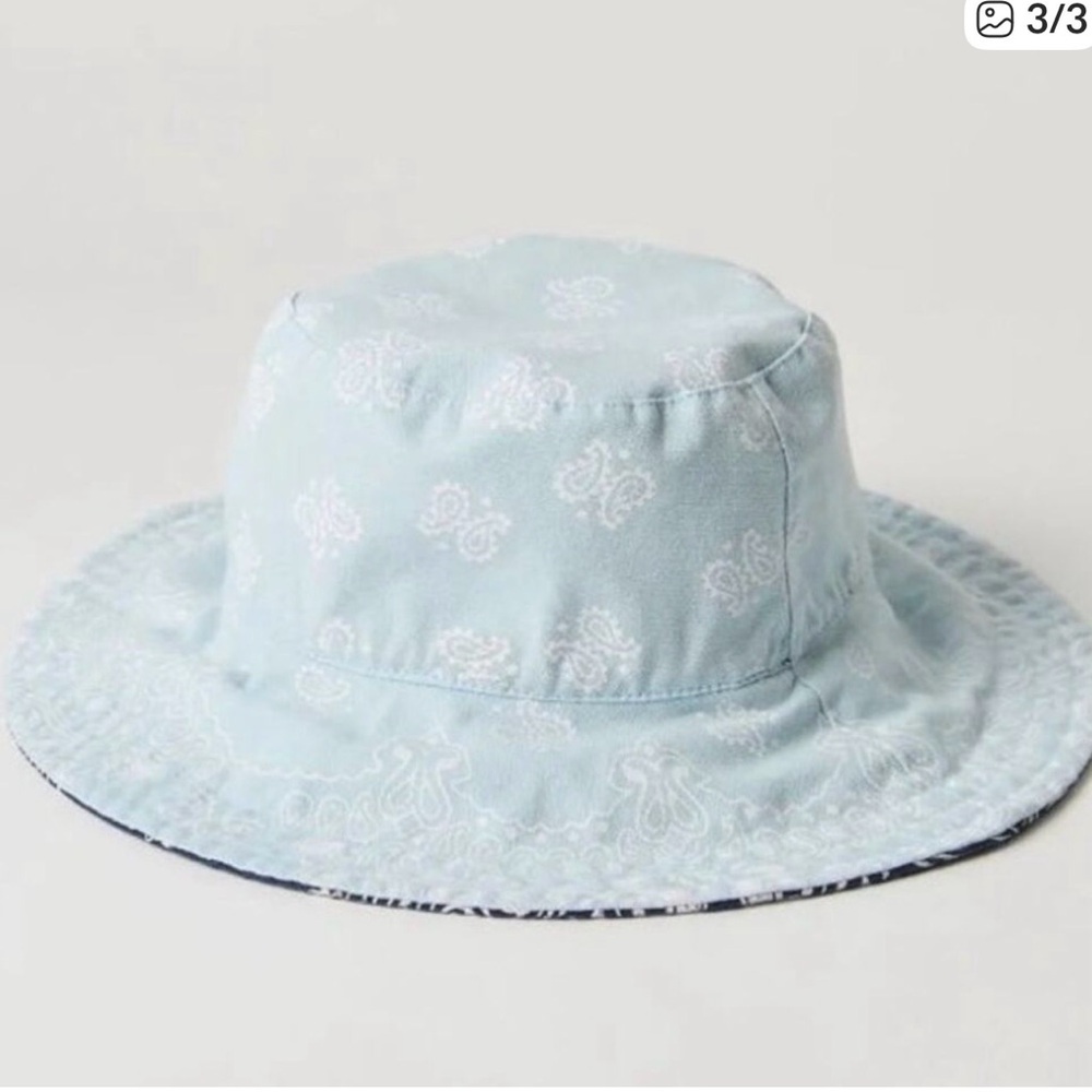 ⭐️NWT Free People Bandana Reversible Bucket Hat⭐️ - Picture 3 of 7